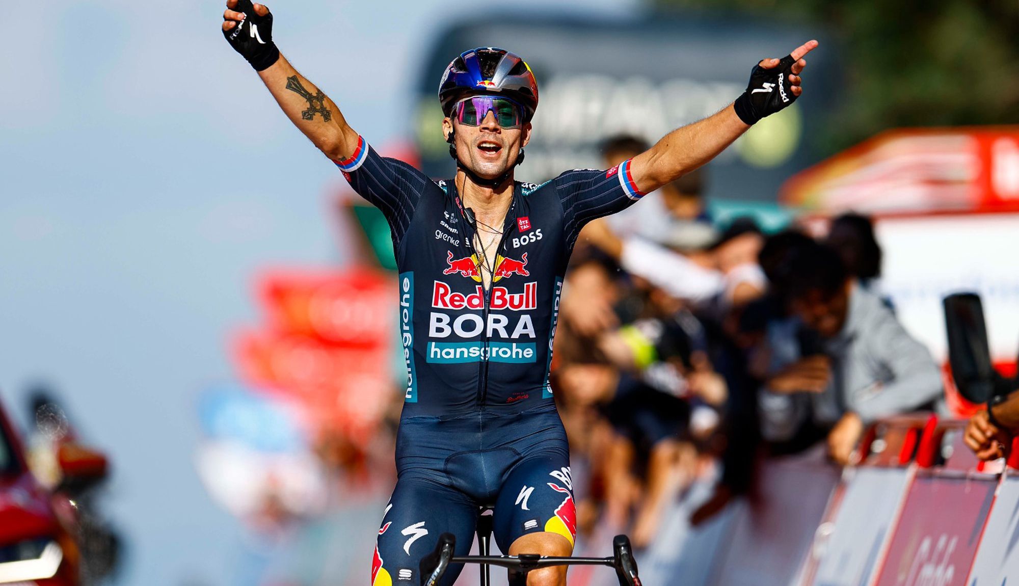 Roglic celebrando su victoria en el Alto de Moncalvillo, en la pasada Vuelta a España