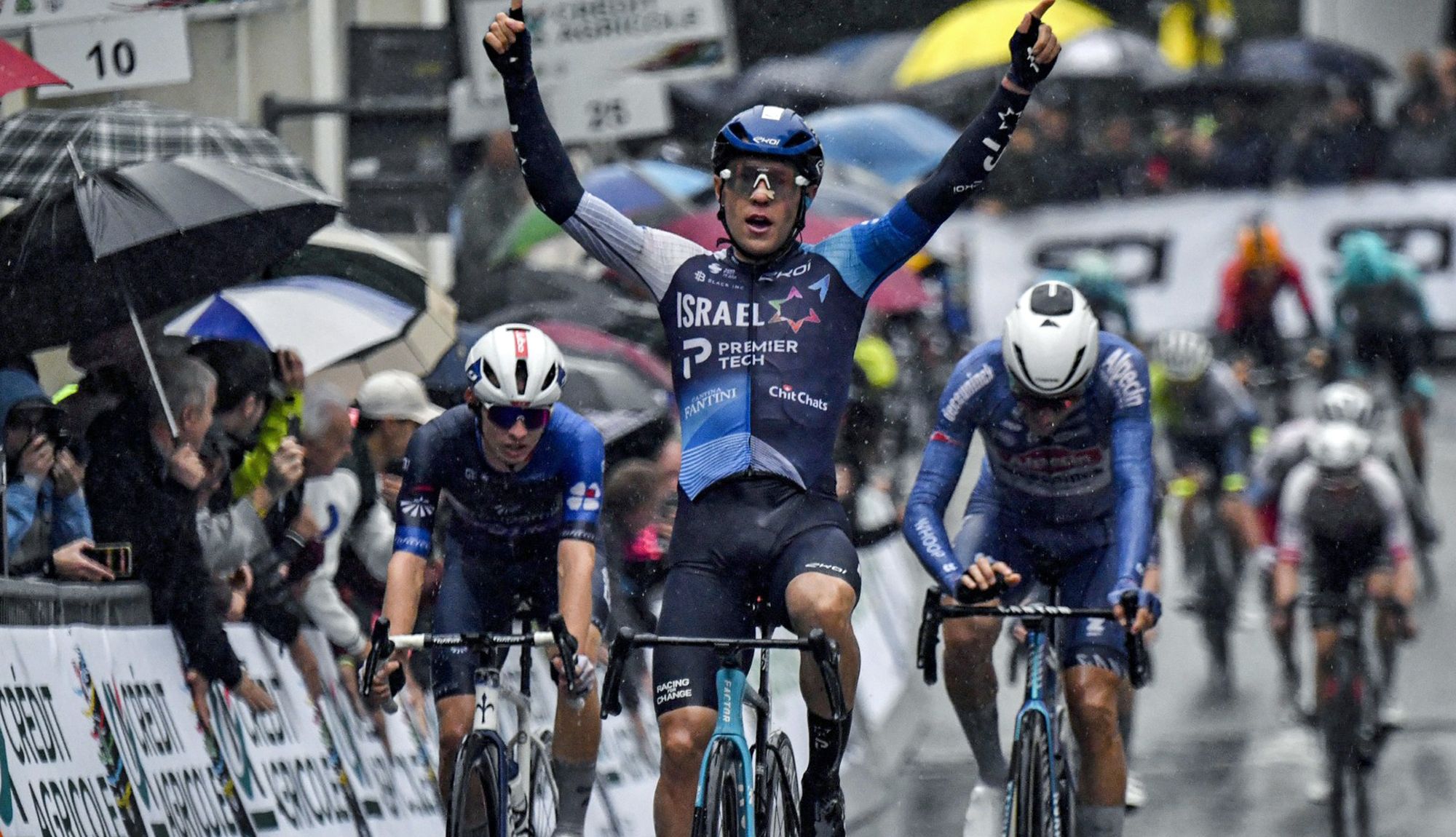 Poderoso Corbin Strong en el Giro del Veneto