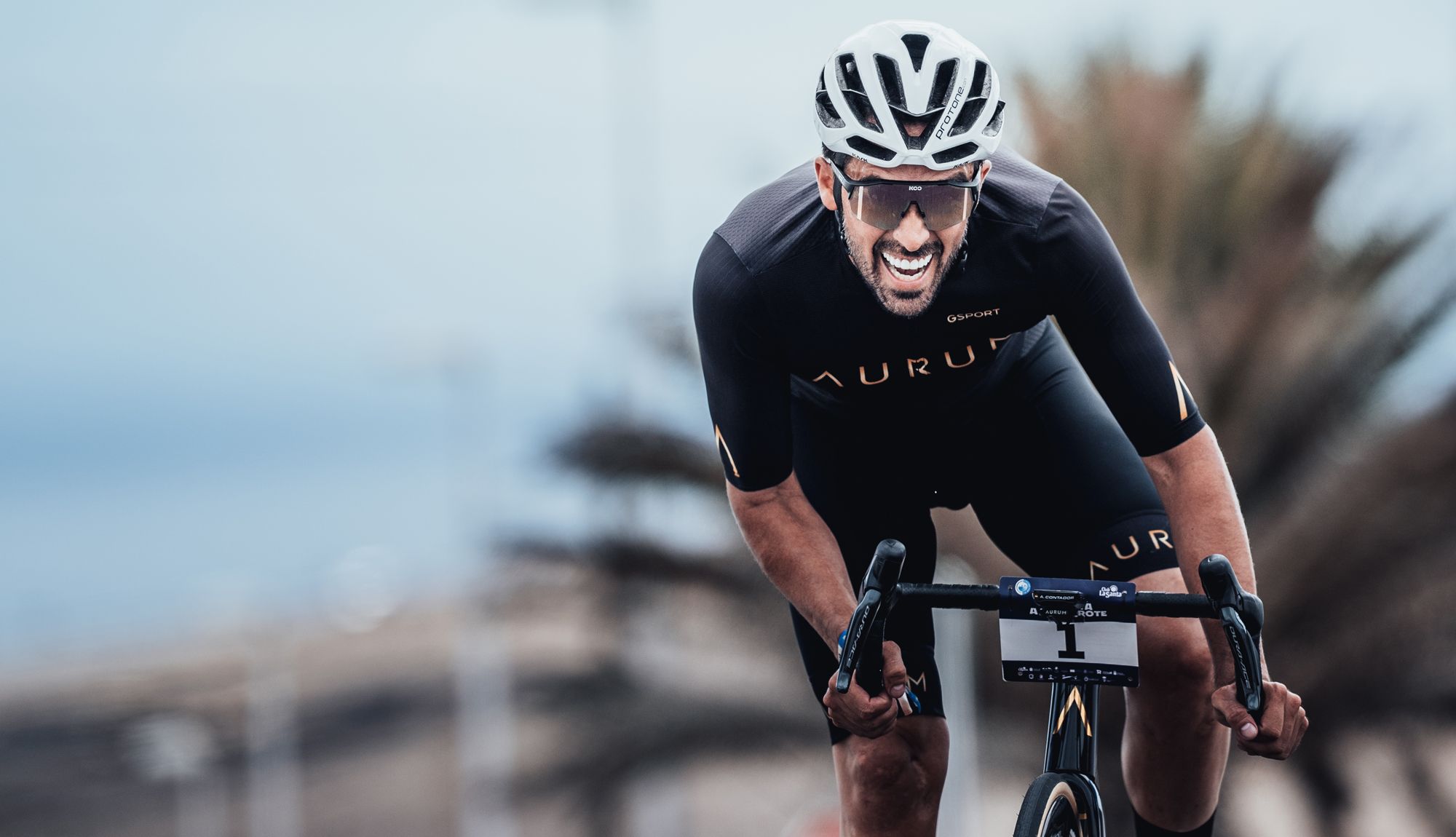 Alberto Contador pedalea durante la Vuelta Ciclista a Lanzarote 2024
