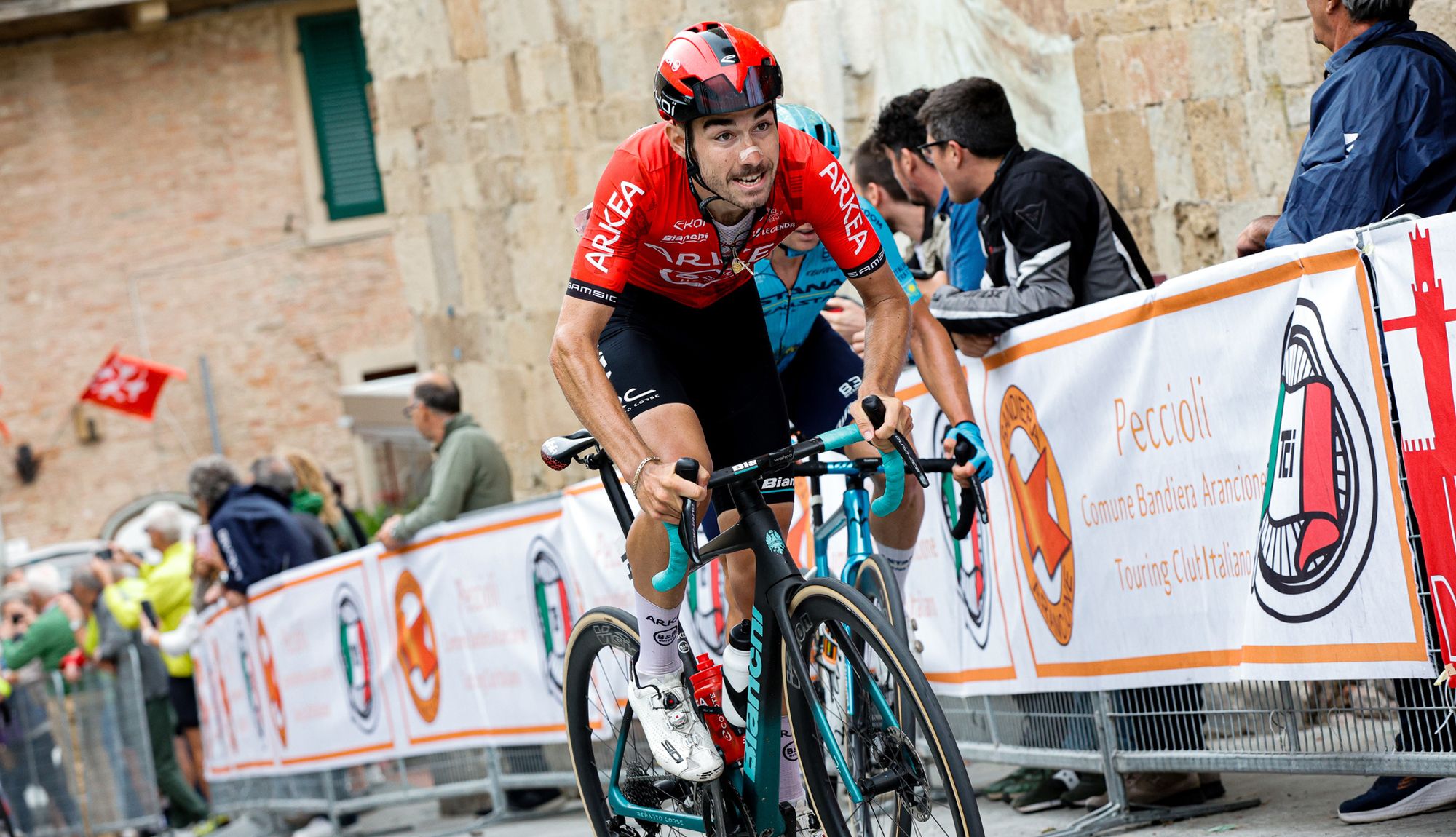 Clément Champoussin deja el Arkéa y ficha por Astana