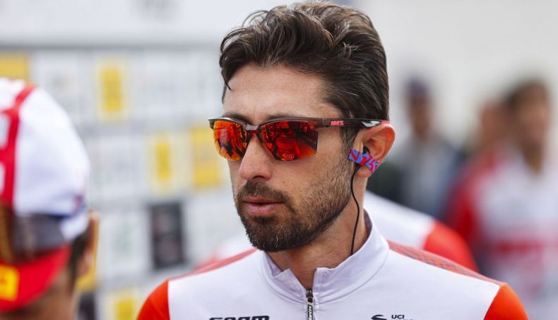 el italiano dario cataldo antes de la salida de la 1a etapa de la volta a catalunya donde sufriria una dura caida 2 790x454