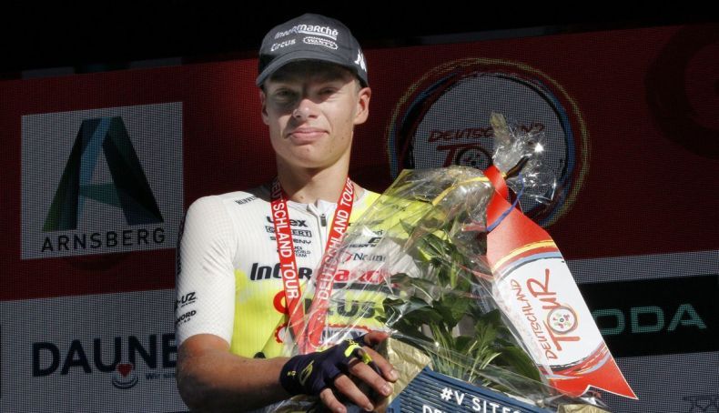 madis mihkels en el podio como ganador de una etapa del pasado tour de alemania 2 790x454 madis mihkels en el podio como ganador de una etapa del pasado tour de alemania 2 790x454