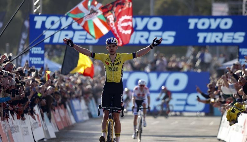 Van Aert regresa a Benidorm