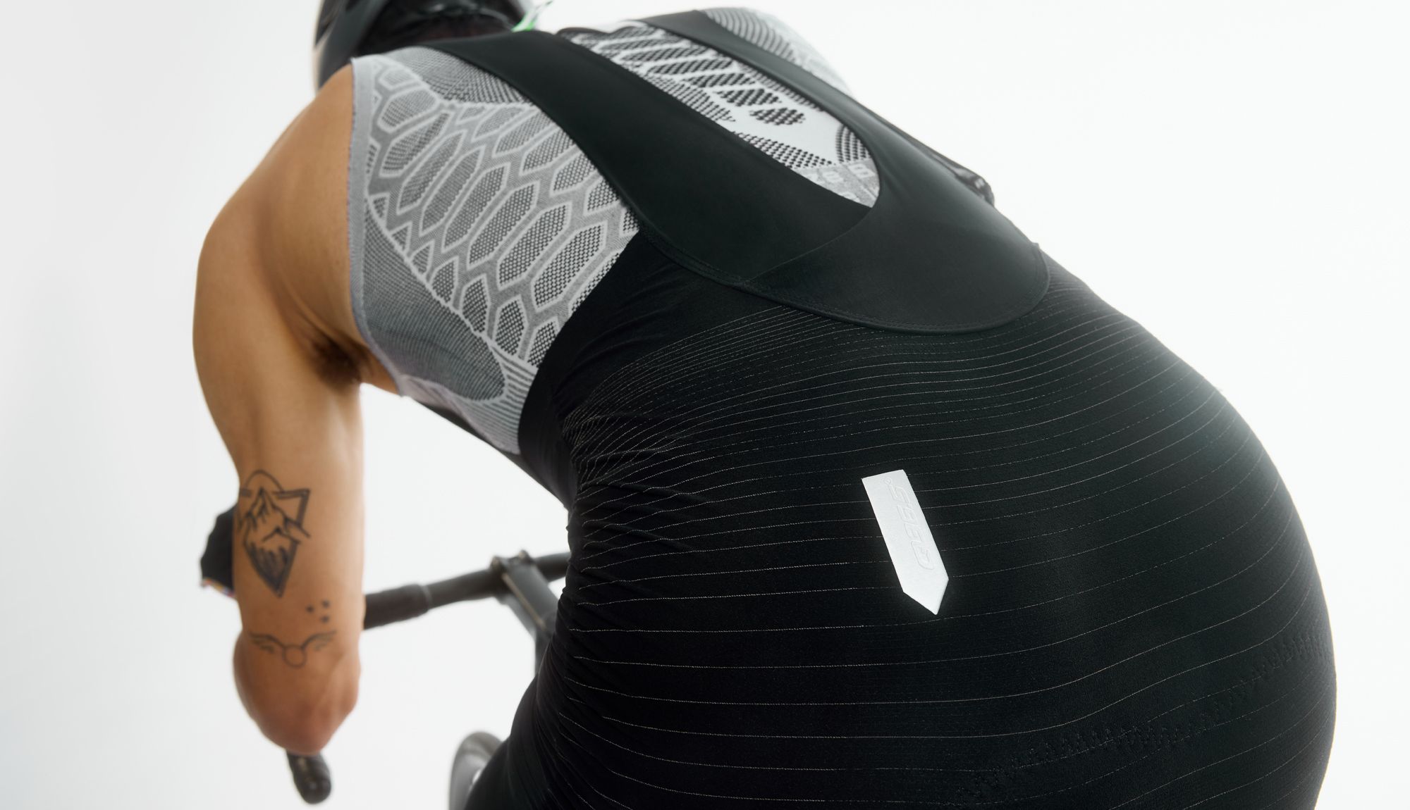 Q36.5 presenta el nuevo culote Unique Pro