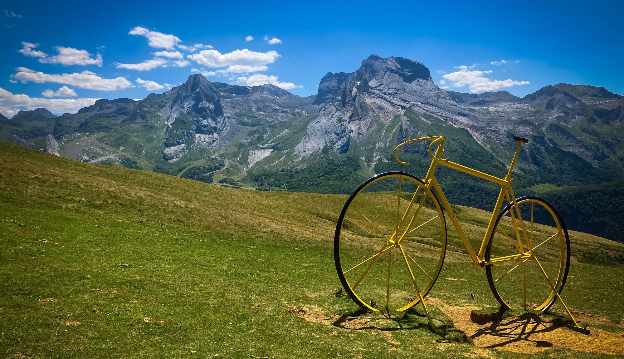 Legends, un viaje de tres días coronando puertos legendarios del Tour de Francia