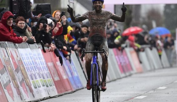 WhatsApp Image 2025 01 05 at 16.04.33Brand celebra la victoria en Dendermonde. Foto: Peter De Voecht/PN/Sprint Cycling Agency