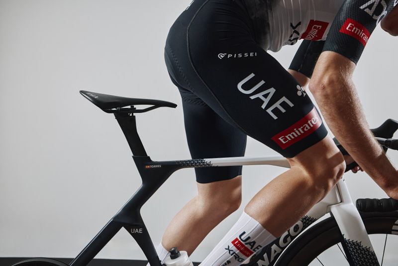 fizik UAE foto 4 fizik UAE foto 4