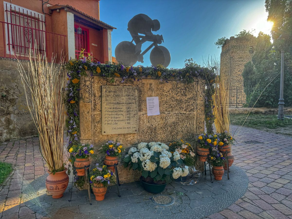 En Priego podrás ver este emotivo monumento en recuerdo de Luis Ocaña En Priego podrás ver este emotivo monumento en recuerdo de Luis Ocaña
