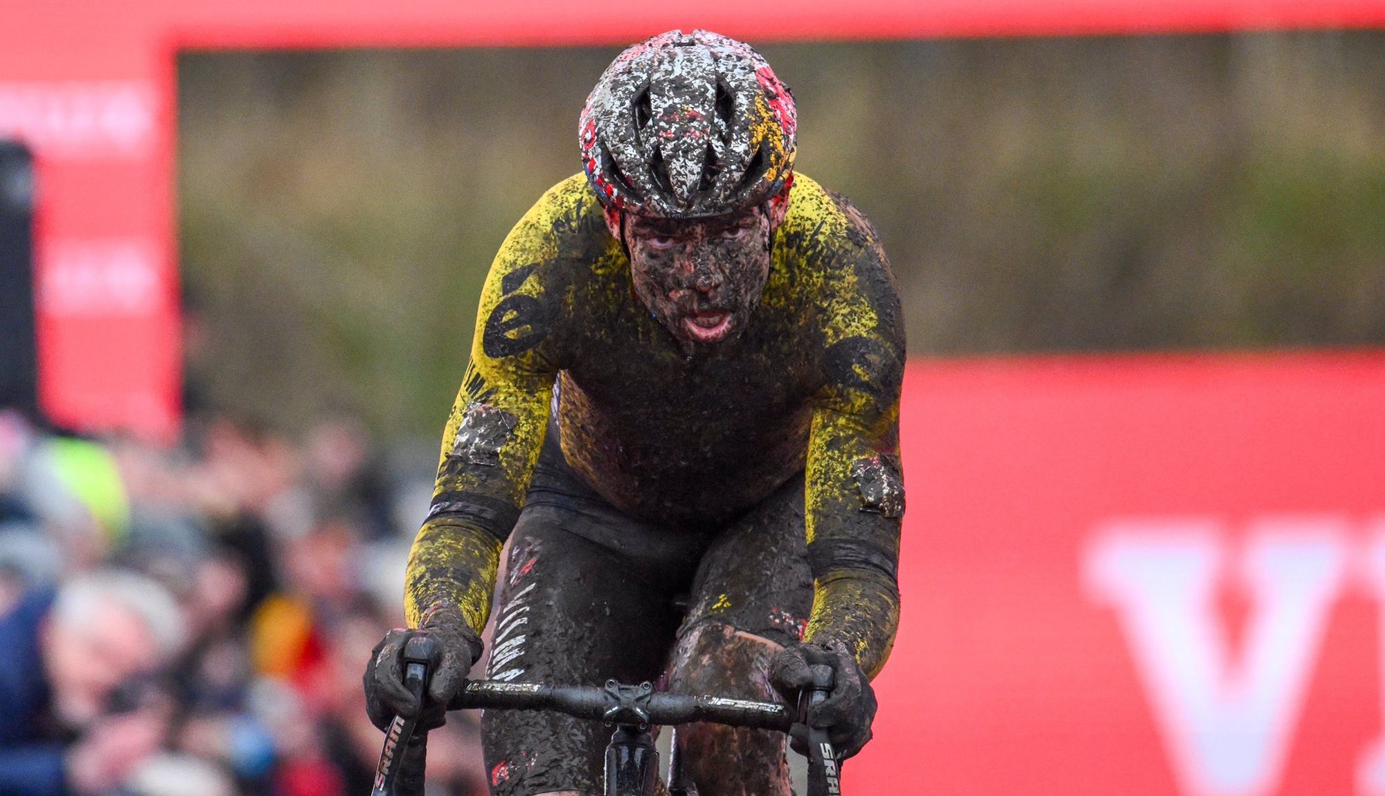 Wout van Aert en una imagen de la Copa del Mundo de Maasmechelen disputada el sábado