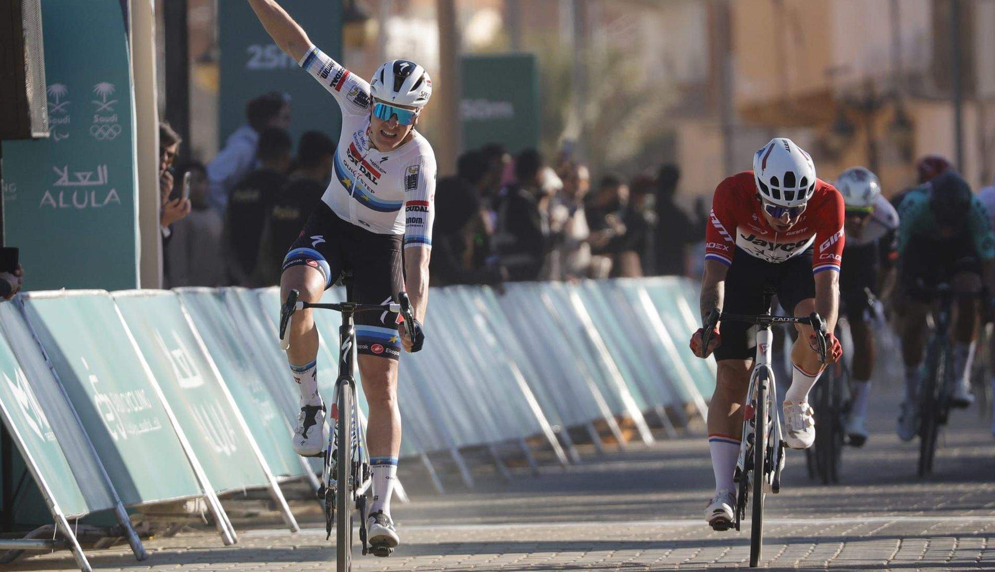 Doblete de Tim Merlier en el AlUla Tour