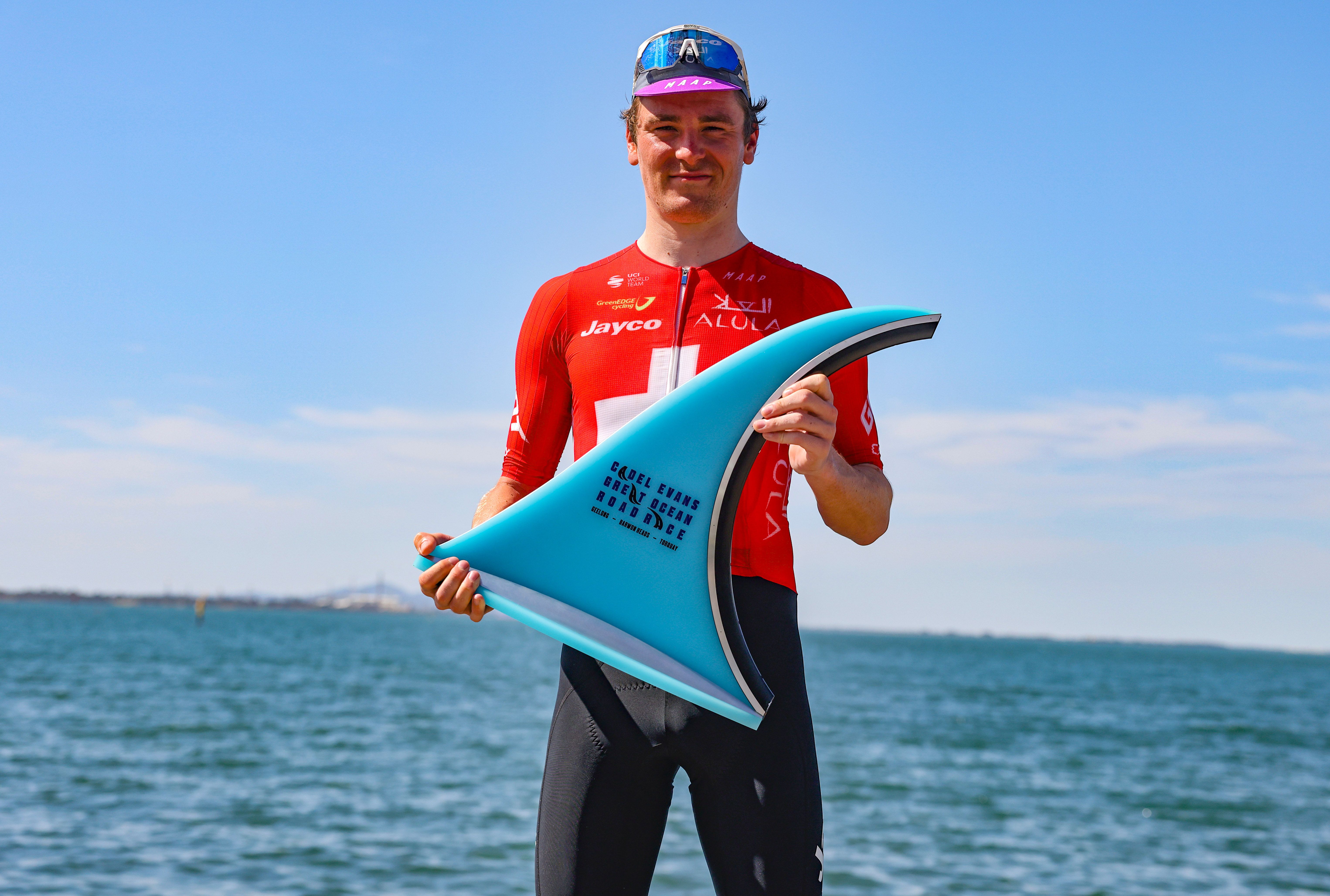 Mauro Schmid logra la mayor victoria de su carrera en la Cadel Evans Great Ocean Road Race.