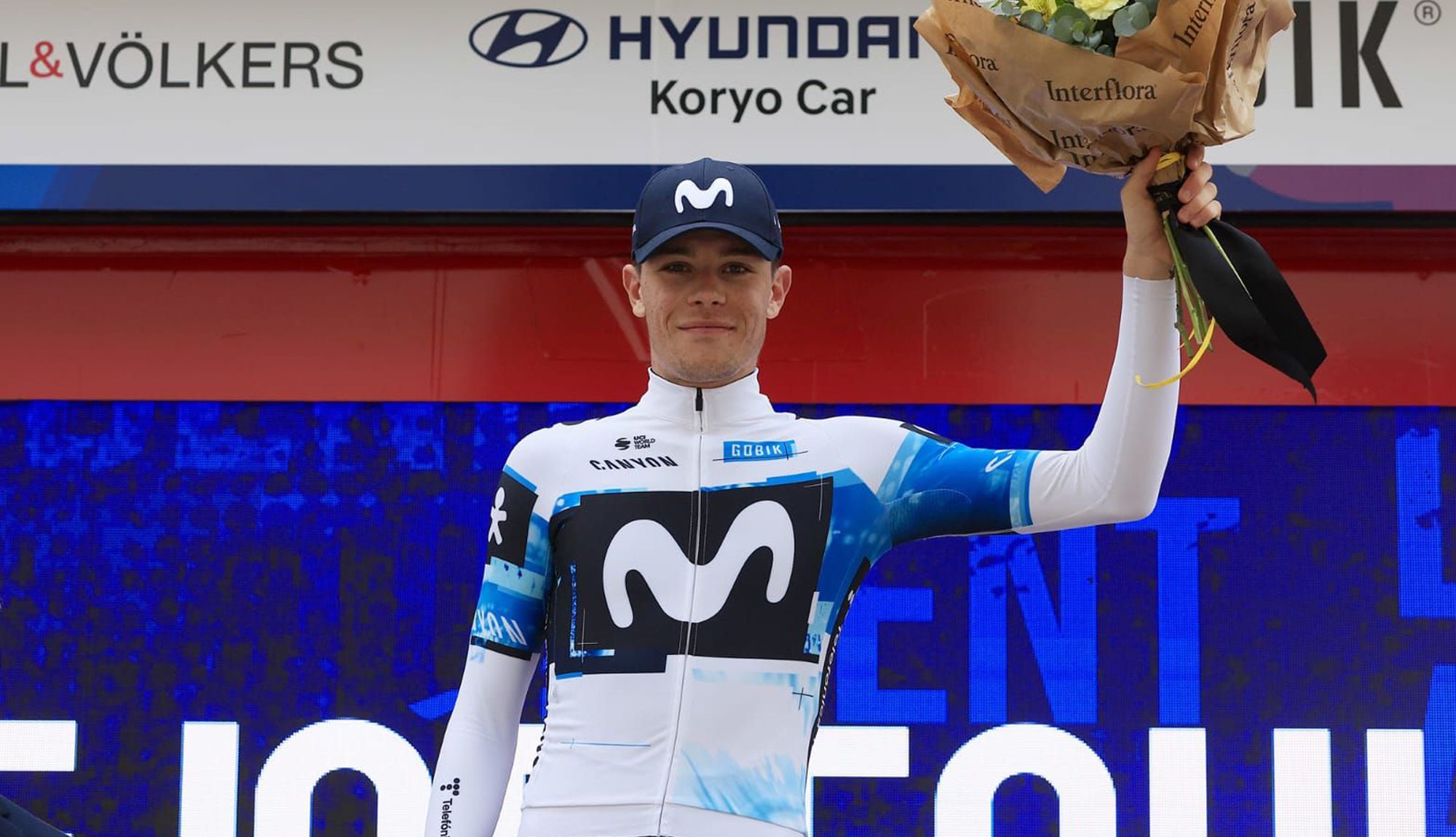 Iván Romeo, en el podio como ganador de la 3ª etapa de la VCV