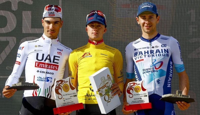 podio de la pasada edicion que quedo reducida a una cri de 5 km con victoria de maxim van gils 2 790x454