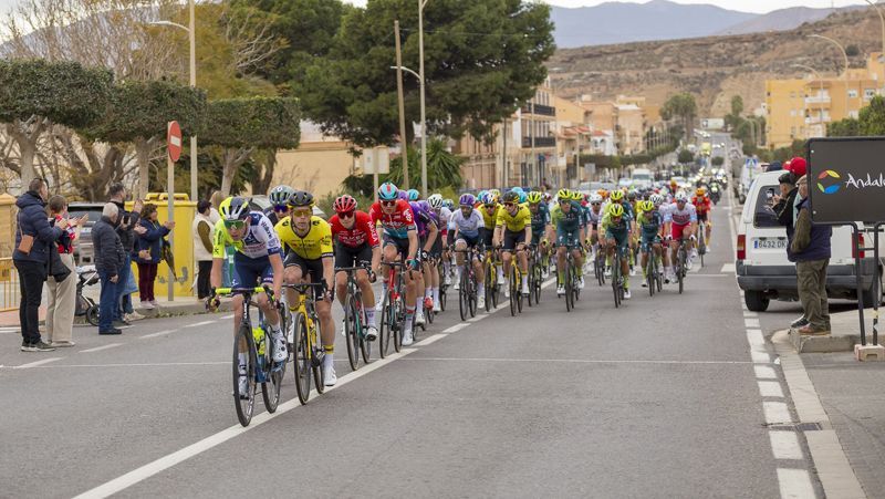 una imagen de la clasica de almeria 2024 una imagen de la clasica de almeria 2024