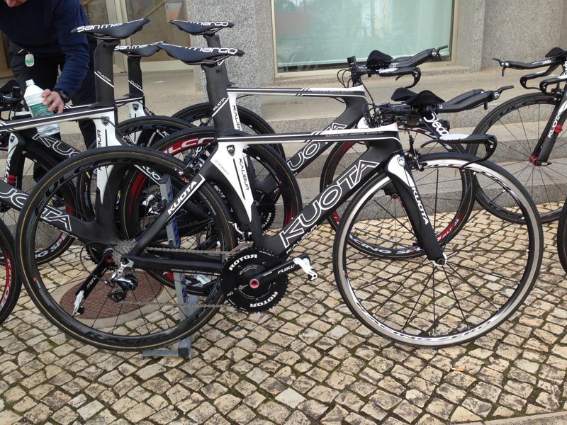 Las bicicletas de contrarreloj de los equipos de la Volta al Algarve