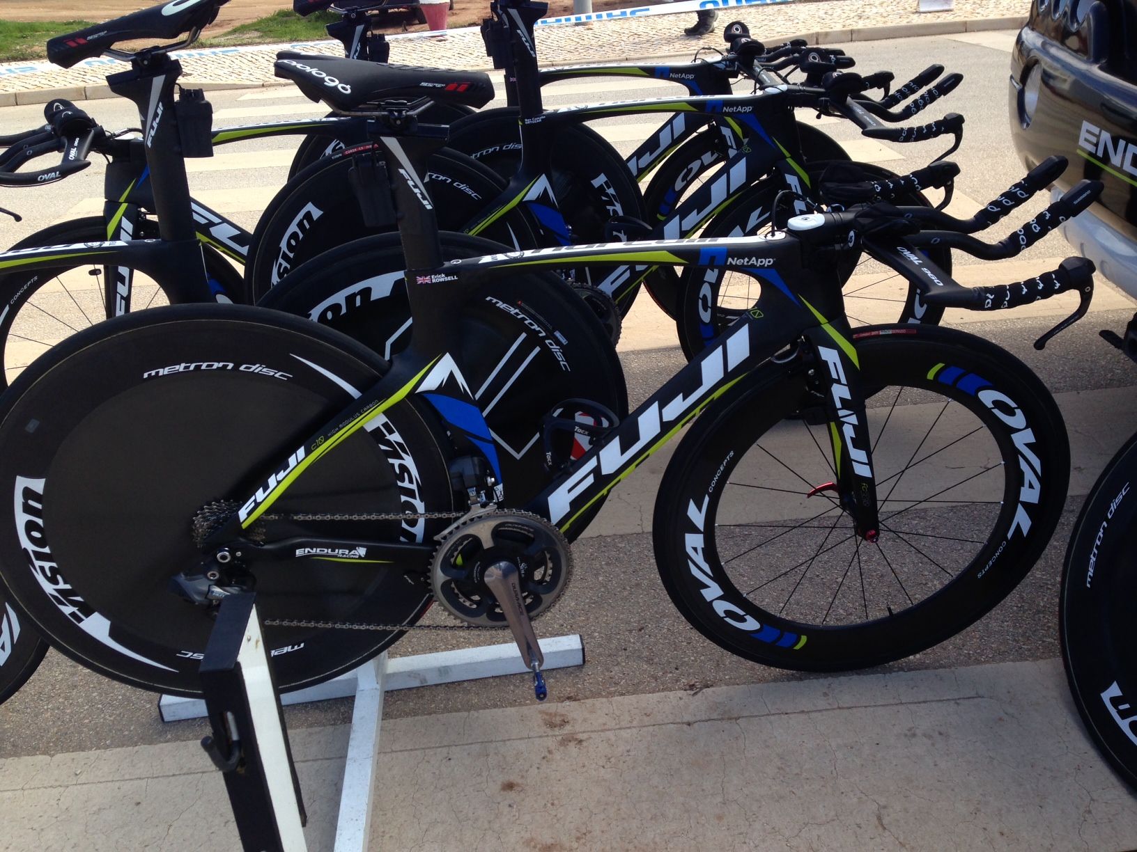 Las bicicletas de contrarreloj de los equipos de la Volta al Algarve