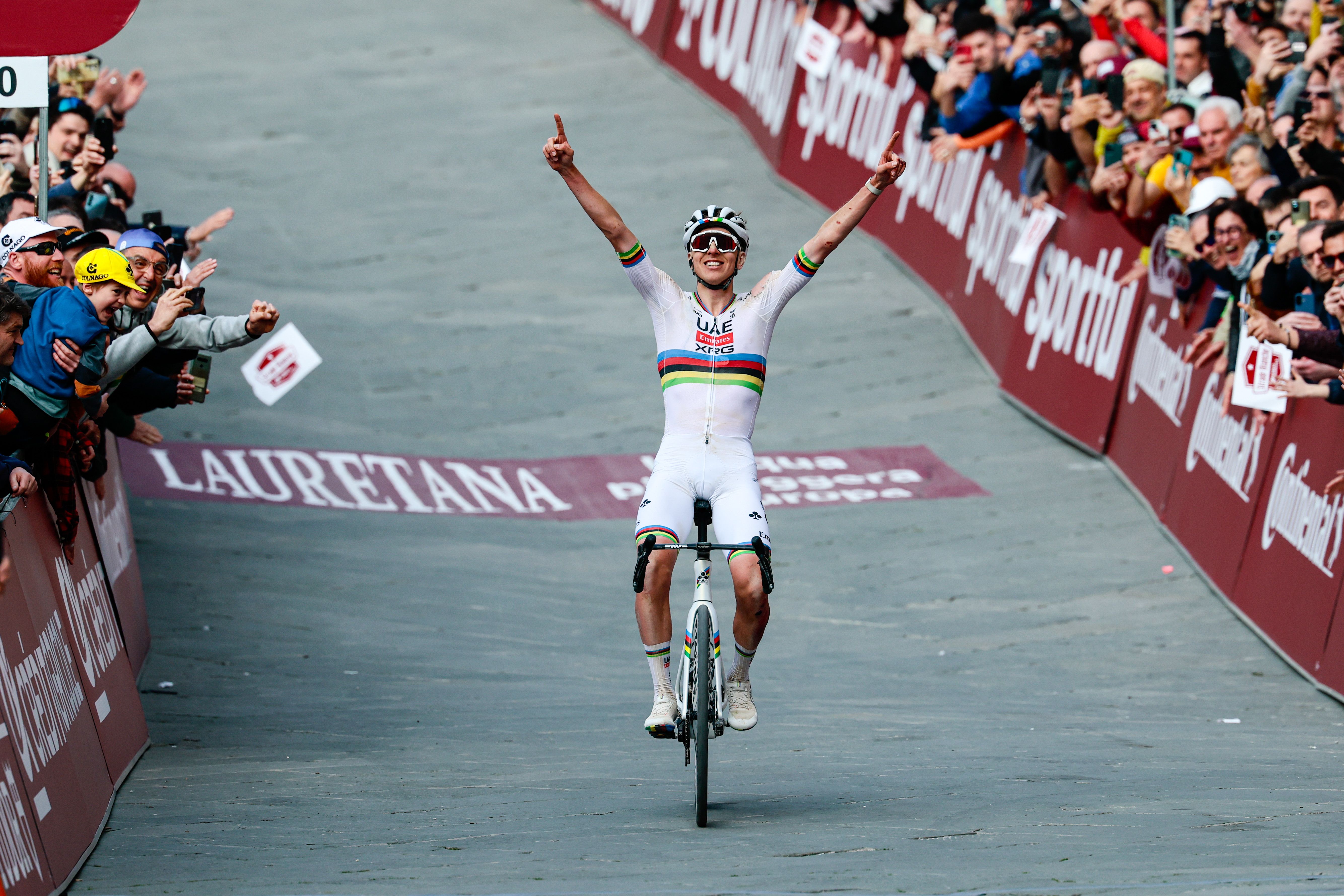Tadej Pogacar suma y sigue, y ya van tres Strade Bianche.