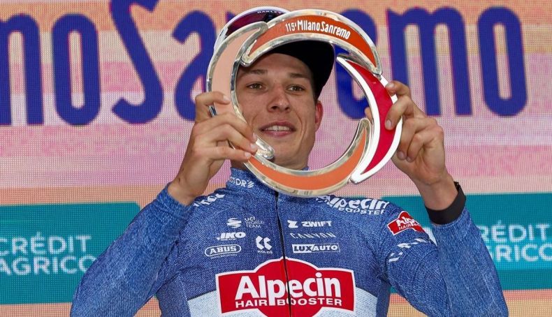 ya tiene su primer monumento jasper philipsen alpecin deceuninck 7 1200x690 ya tiene su primer monumento jasper philipsen alpecin deceuninck 7 1200x690