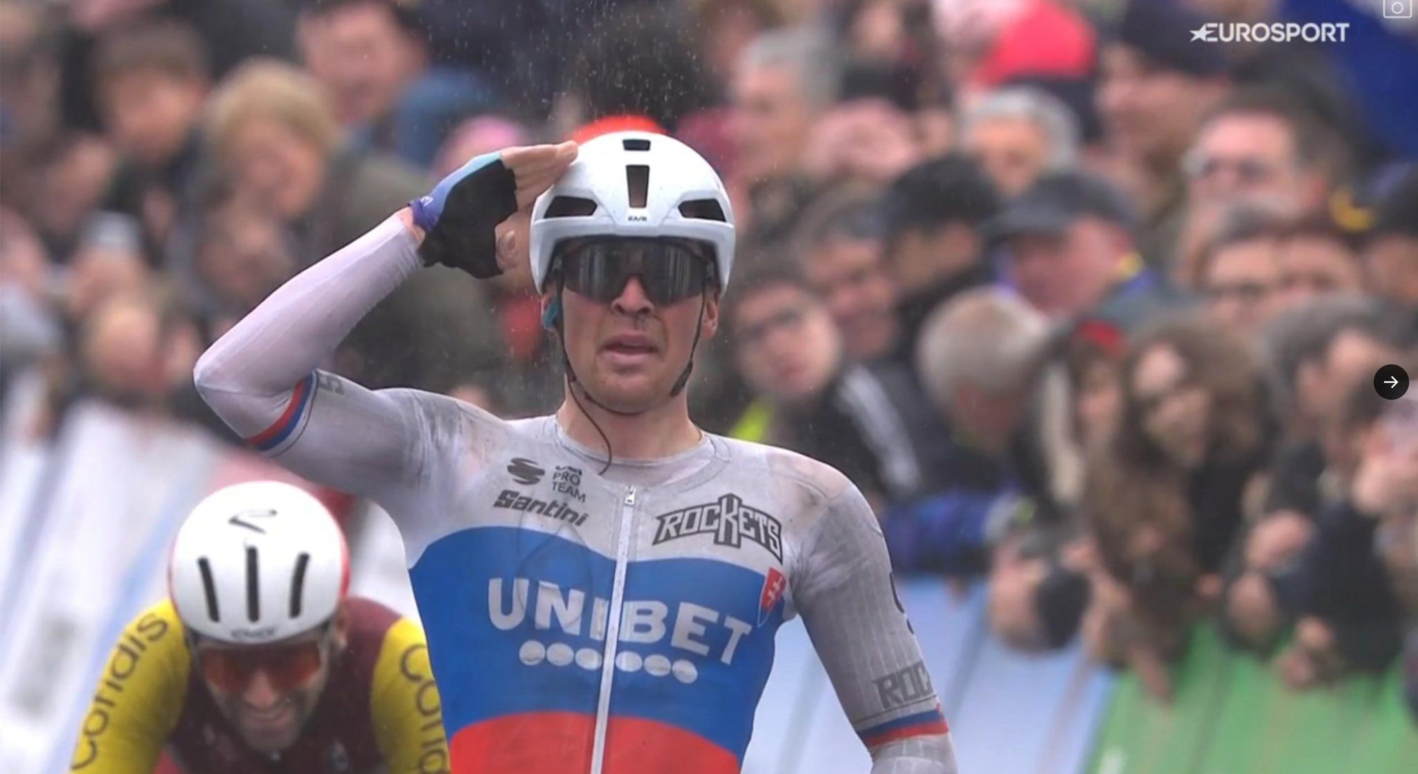 Lukás Kubis hace gala de su velocidad para levantar el trofeo del Cholet Agglo Tour 2025