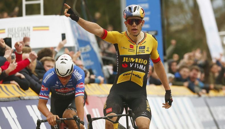 van aert gana la e3 saxo classic ante van der poel y pogacar 2 790x454 van aert gana la e3 saxo classic ante van der poel y pogacar 2 790x454