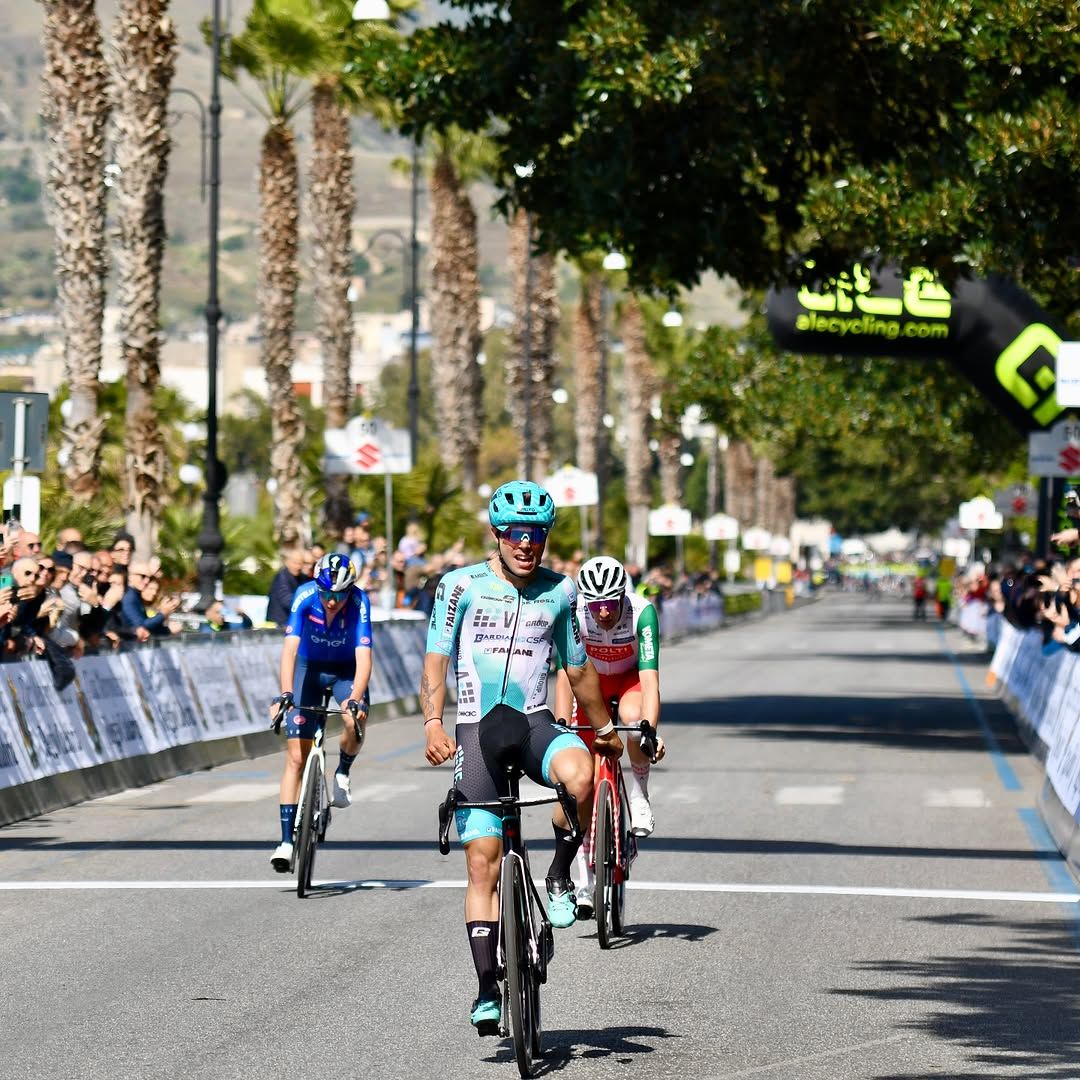 Luca Colnaghi estrena victoria profesional en el Giro della Città Metropolitana di Reggio Calabria.