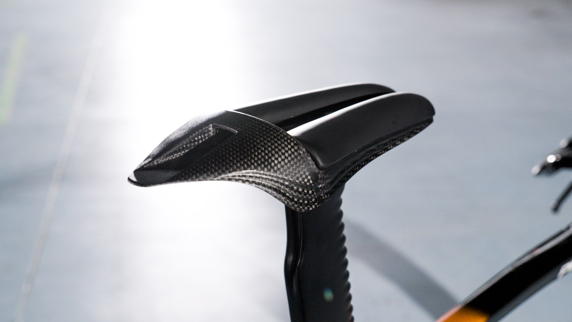 Así es el Prologo PREDATOR 01TT de Jonas Vingegaard  el primer sillín integrado, más ligero y aero