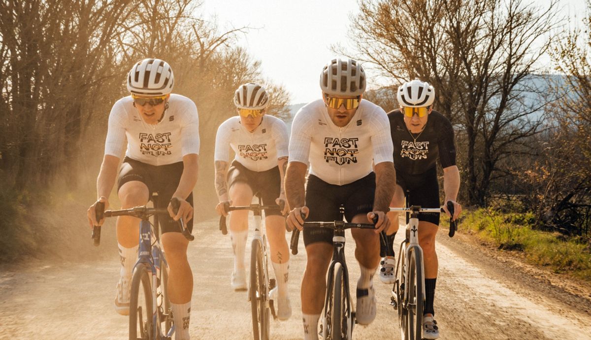 Sportful presenta su primer mono para ciclismo gravel