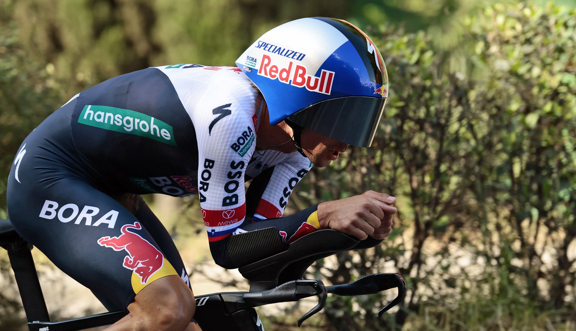 Primoz Roglic durante la contrarreloj de la 2ª etapa del Giro, disputada en Tirana