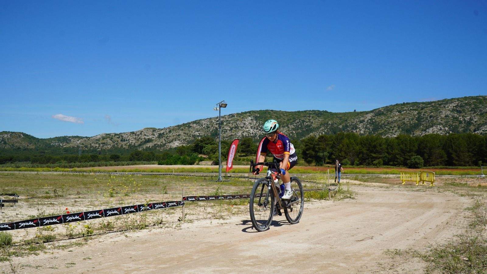 María José Silvestre consigue los 502 km en el récord de 24h Gravel