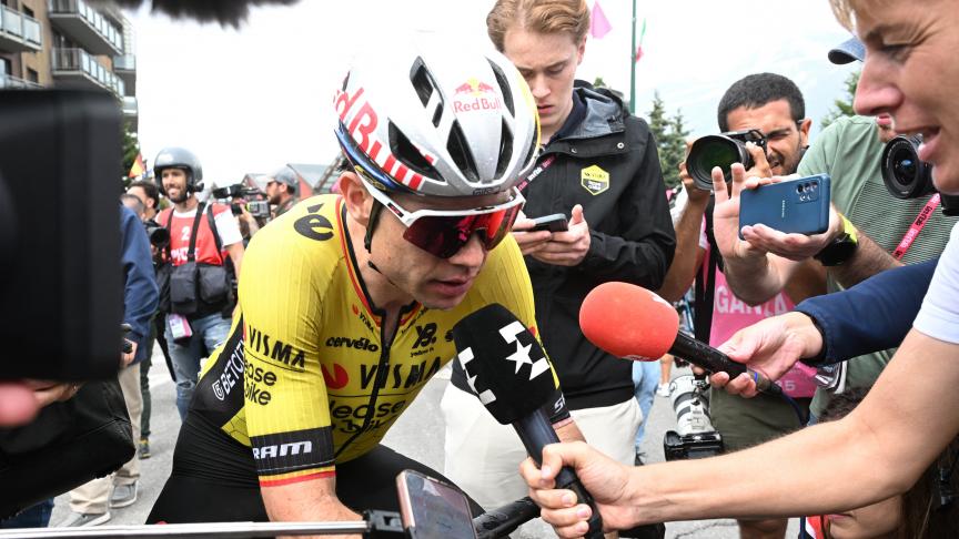 Van Aert llega a meta tras entregarlo todo en favor de Simon Yates