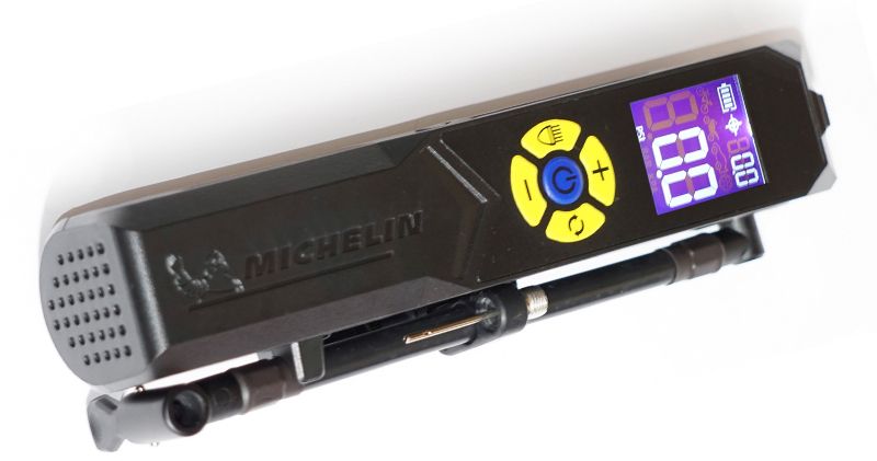 Bomba eléctrica portátil Michelin foto 2