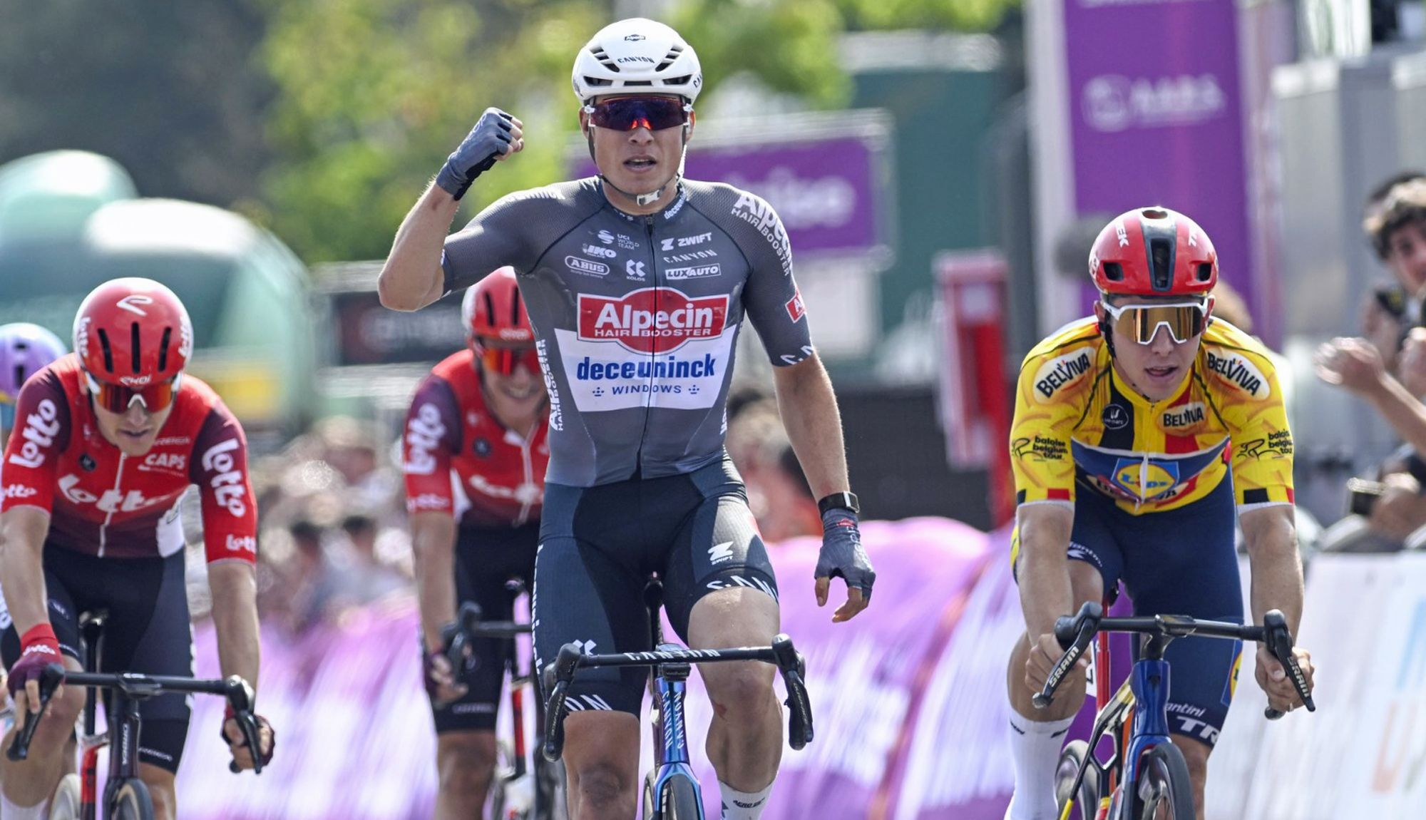 Jasper Philipsen impone su autoridad al sprint en la 2ª etapa de la Vuelta a Bélgica