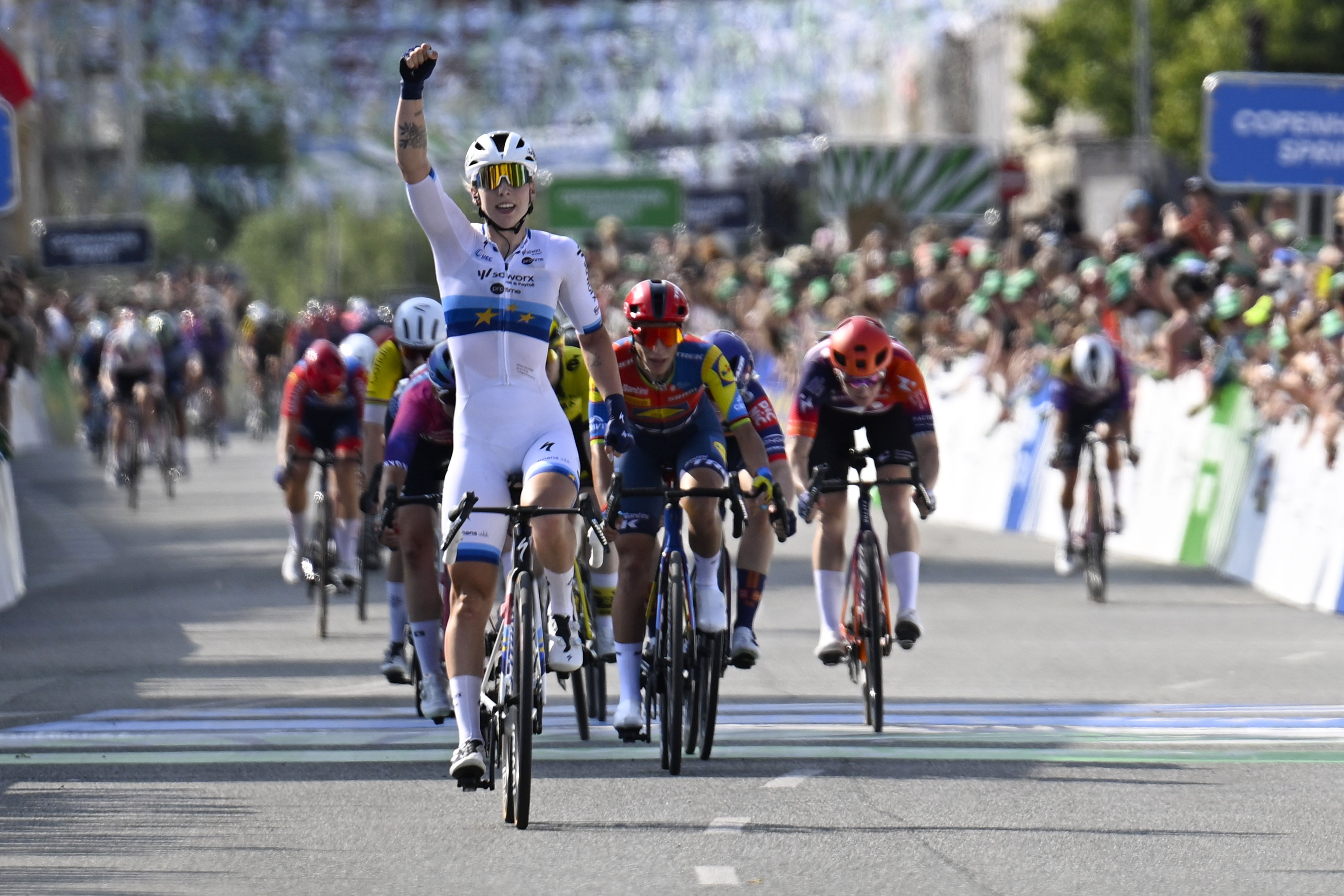 Lorena Wiebes gana la primera edición de la Sprint de Copenhague.