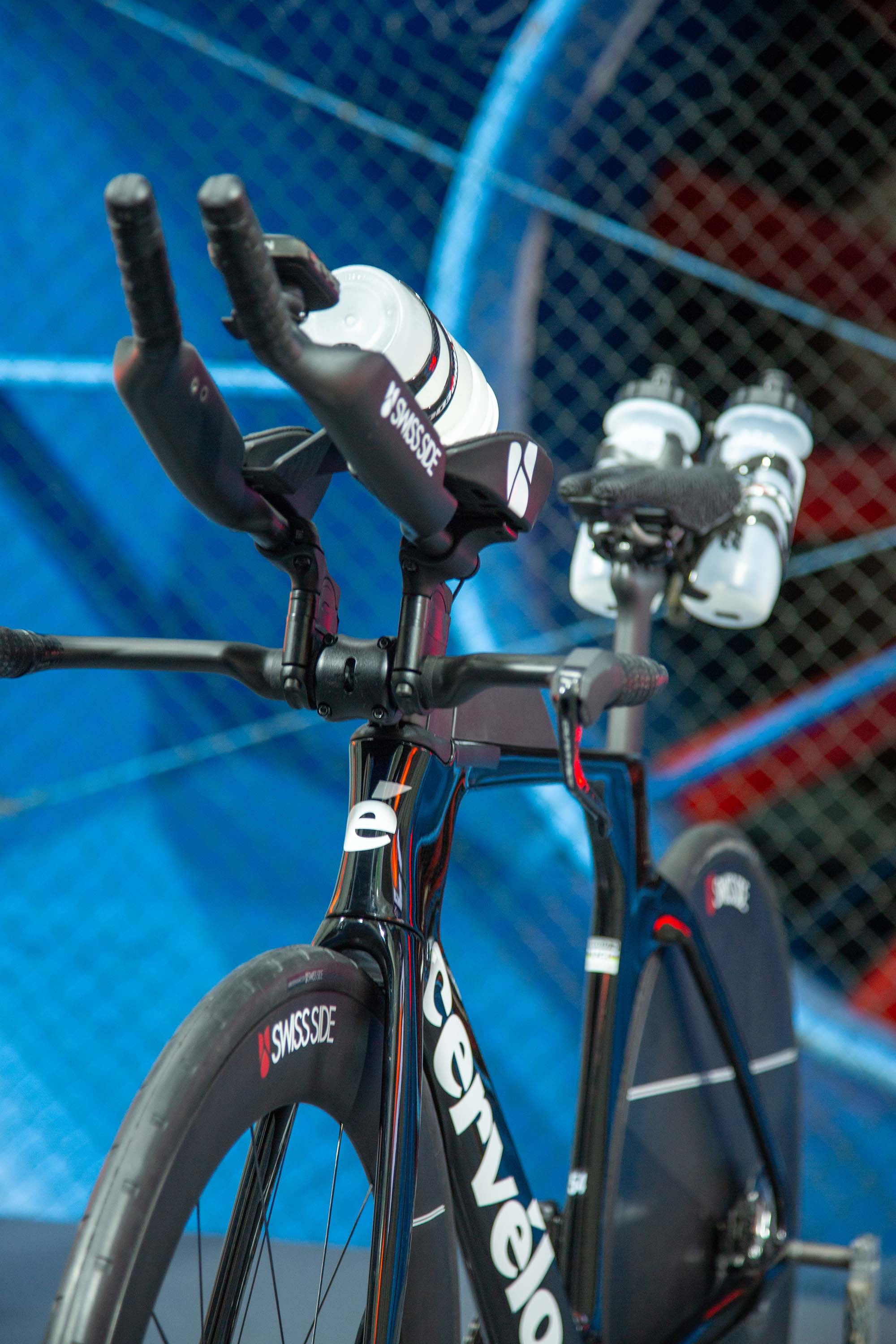 Mounted Cockpit with bottle in wind tunnel