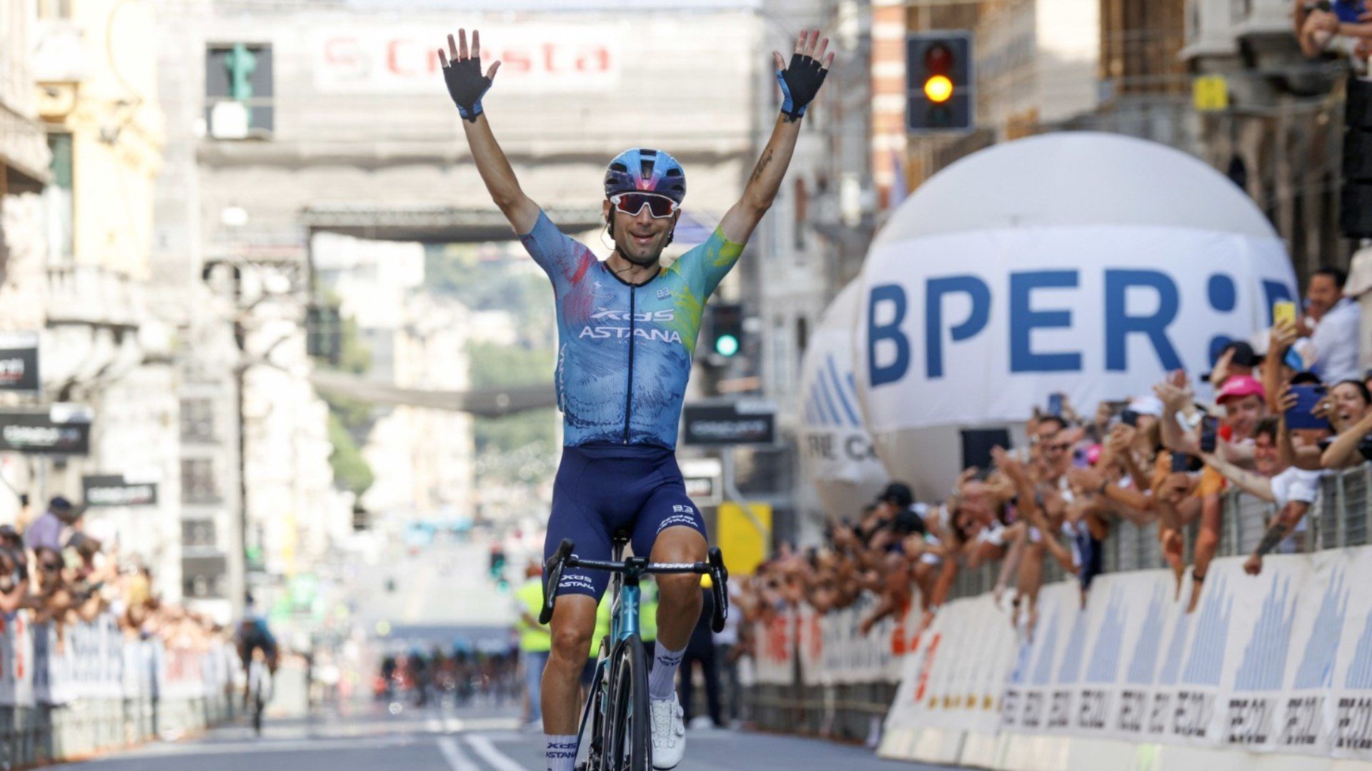 Diego Ulissi se luce en solitario en el Giro de los Apeninos