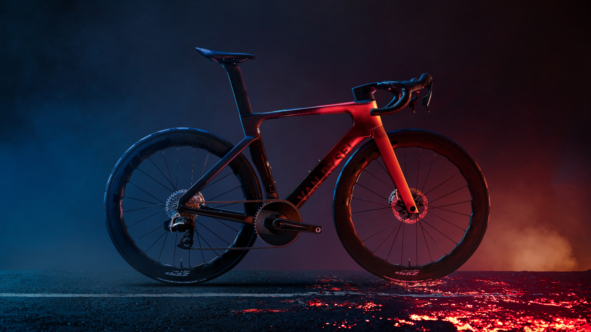 VAN RYSEL lanza su bicicleta más sofisticada  RCR F Inferno, una edición limitada a 100 unidades