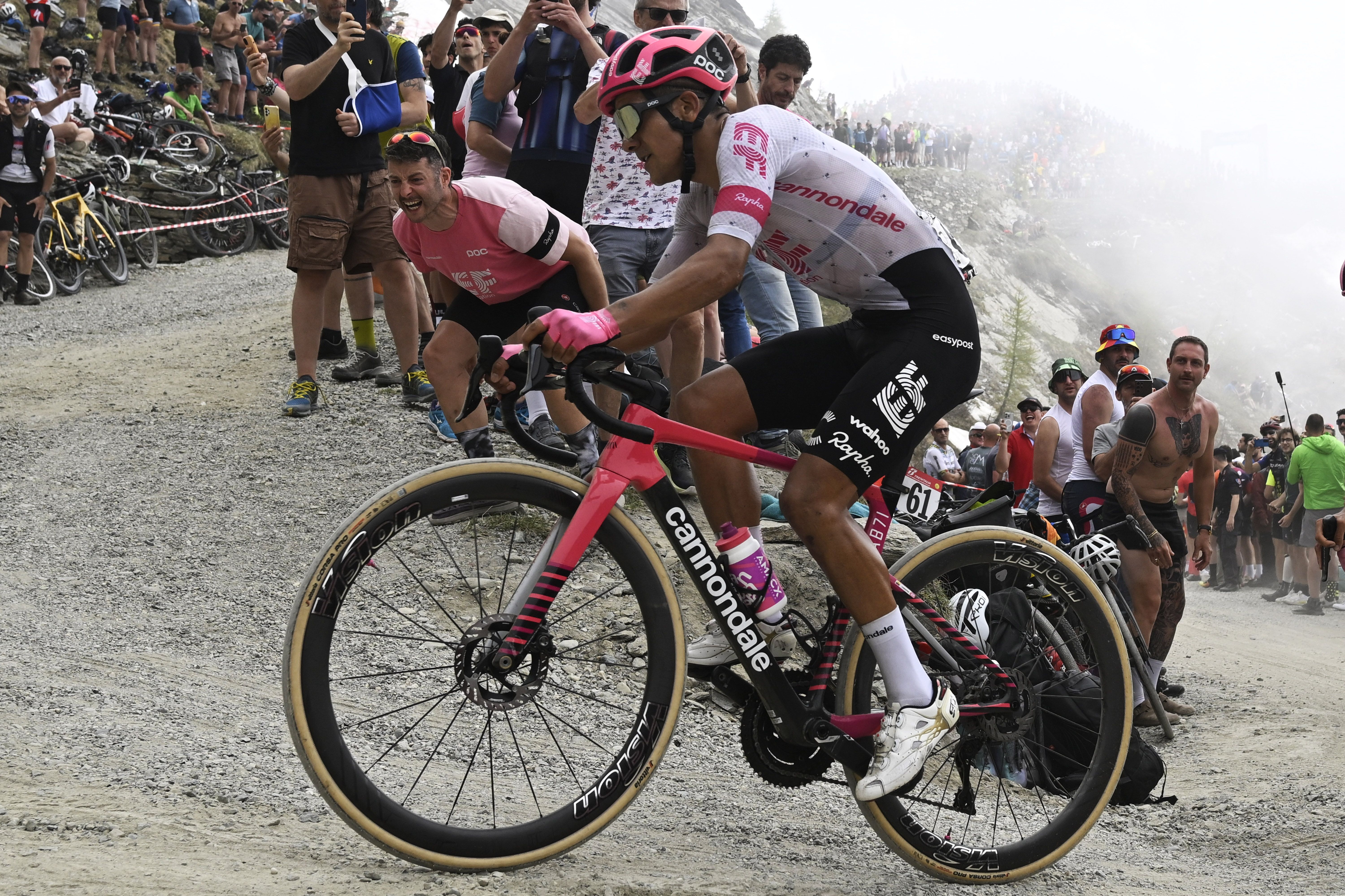 Richard Carapaz baja de última hora para el Tour de Francia por una infección