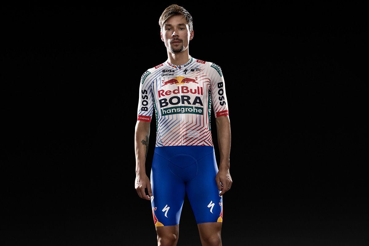 Roglic con la equipación del Red Bull-Bora para el Tour de Francia 2025