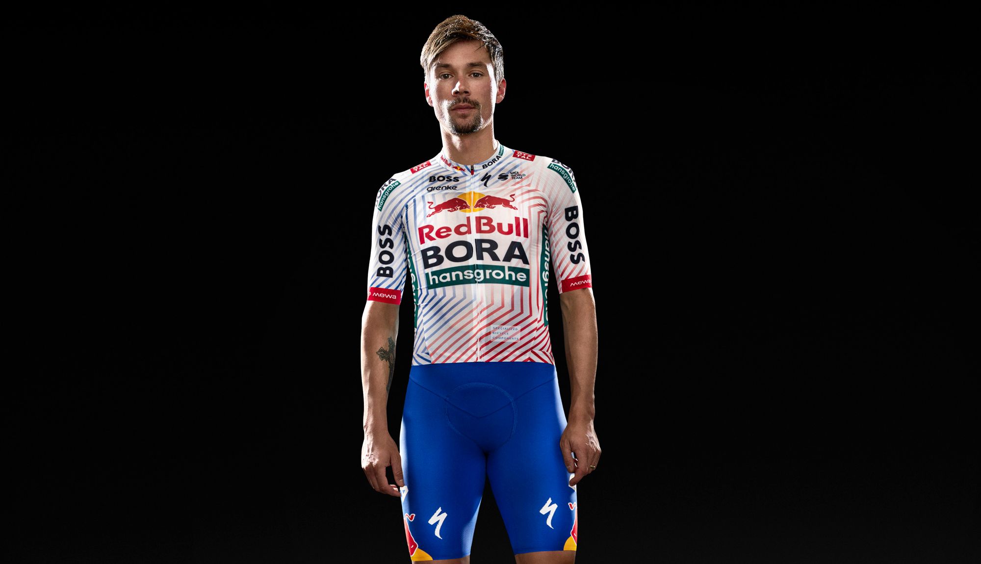 Roglic con la equipación del Red Bull Bora para el Tour de Francia 2025