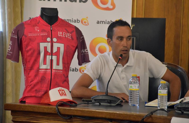 José Herrada José Herrada