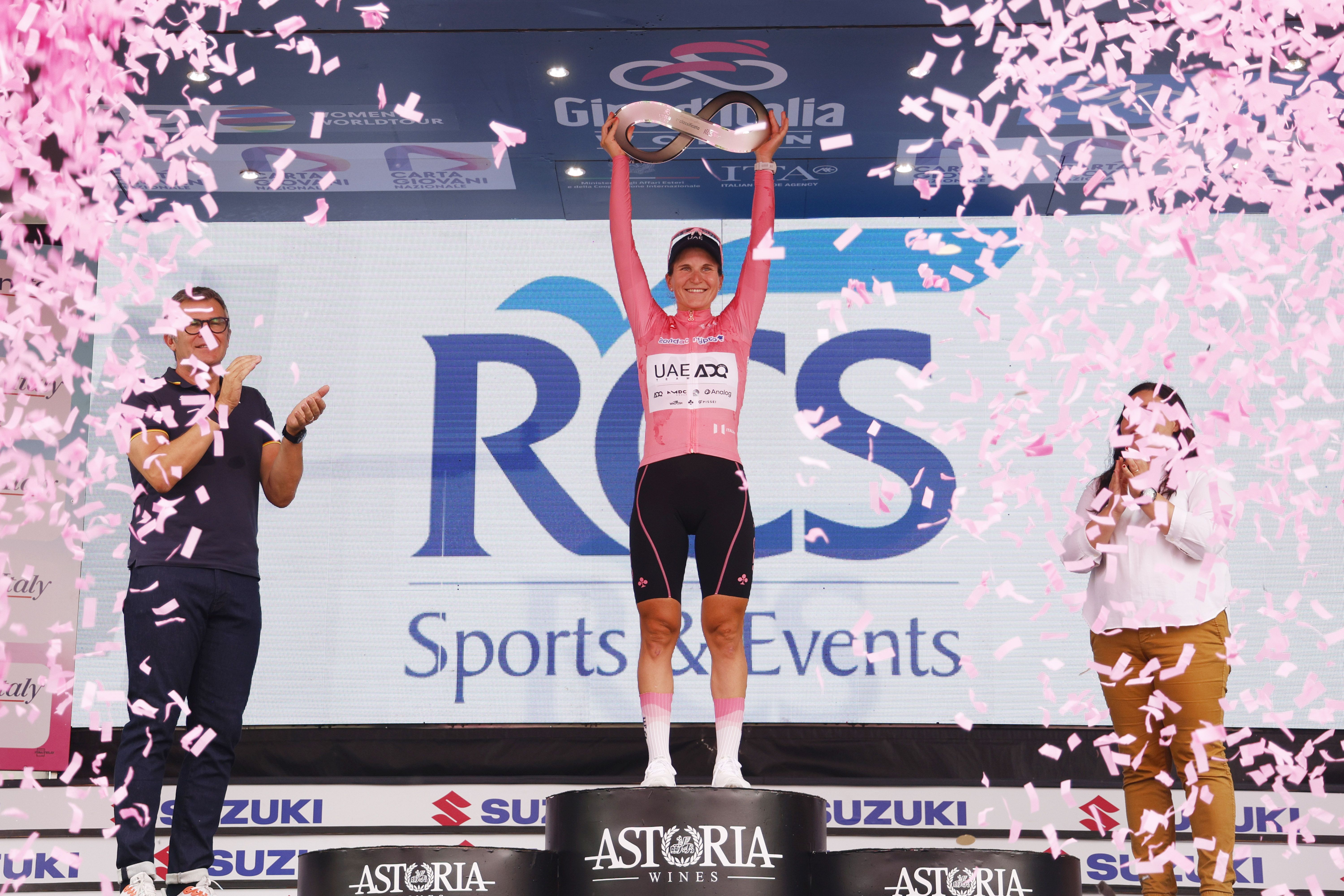 Elisa Longo Borghini revalida el Giro de Italia; Liane Lippert gana en Imola