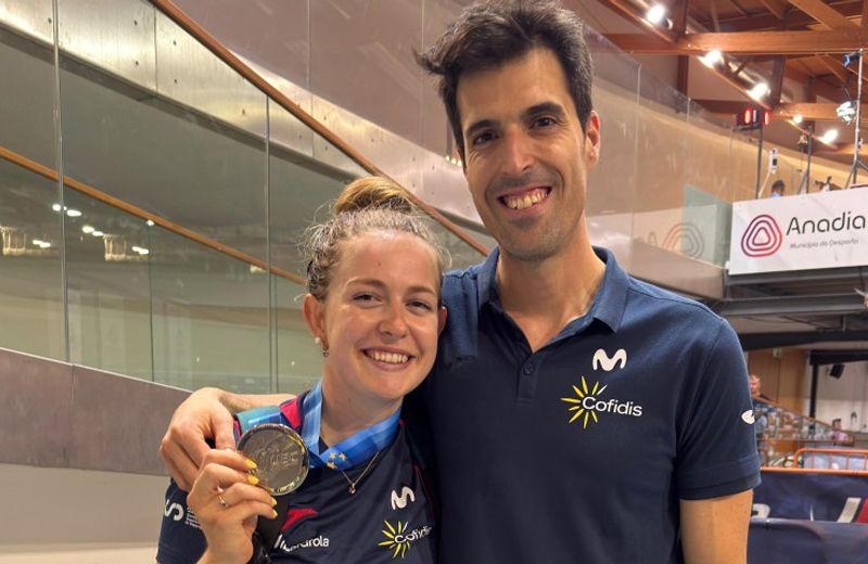 Isabella Escalera junto al seleccionador nacional, Juan Peralta.