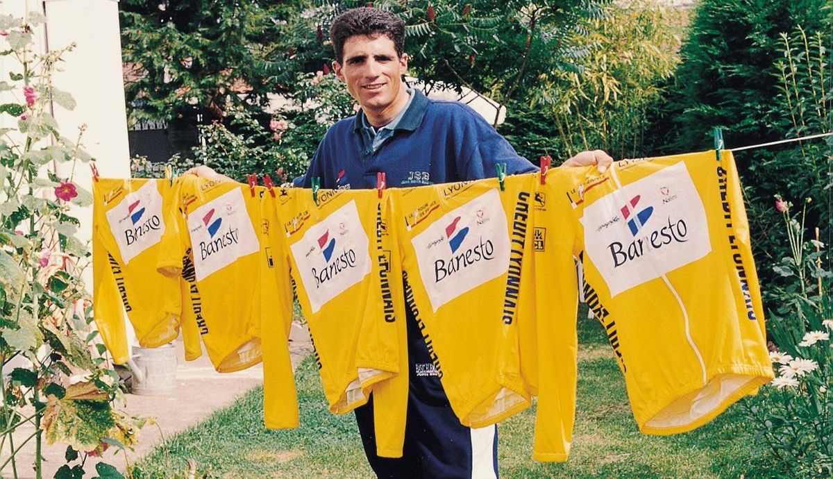 Miguel Induráin, en 1995, tras ganar su quinto Tour consecutivo