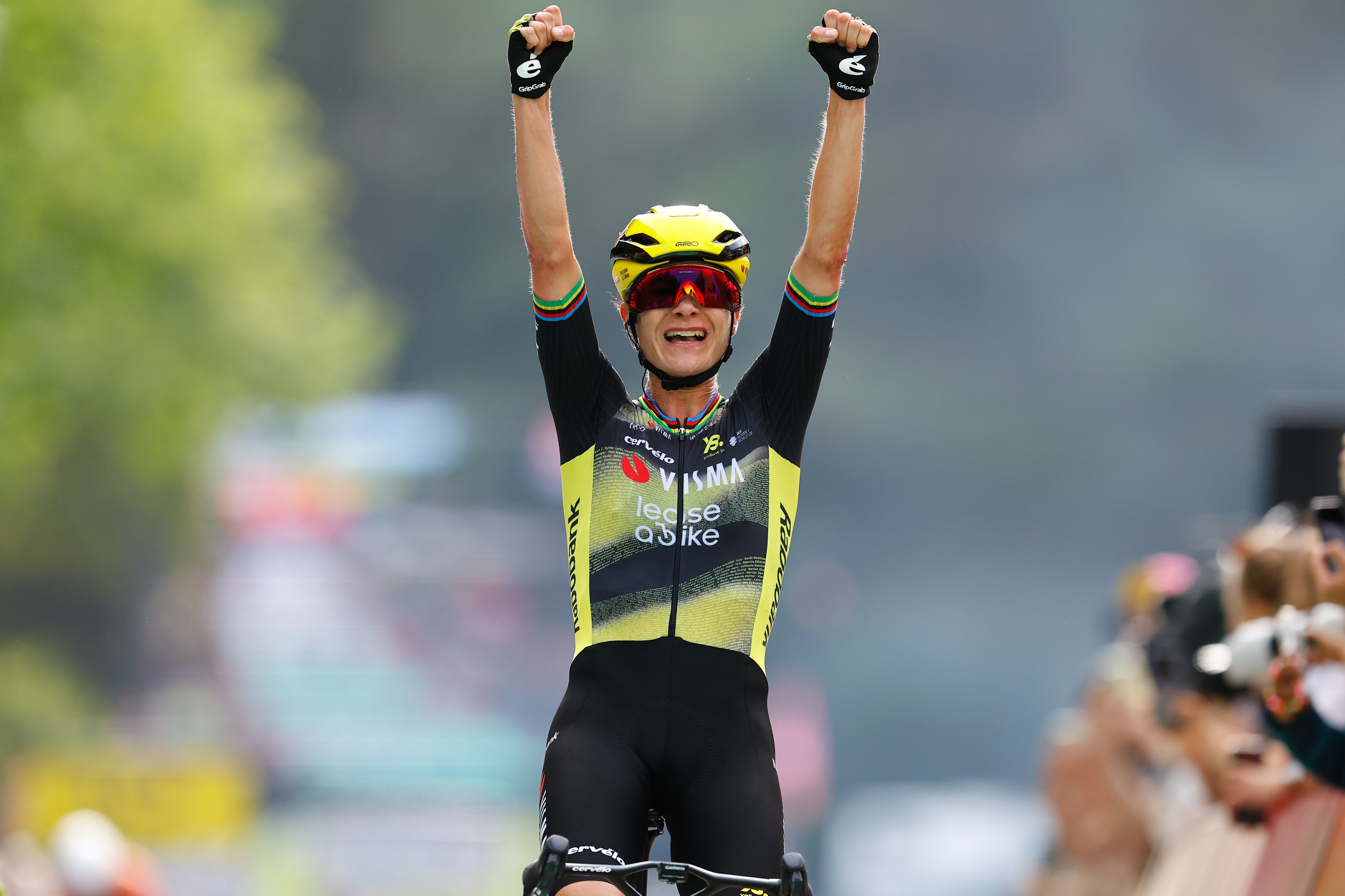 Marianne Vos inaugura el casillero de victorias del Tour de Francia Femenino 2025