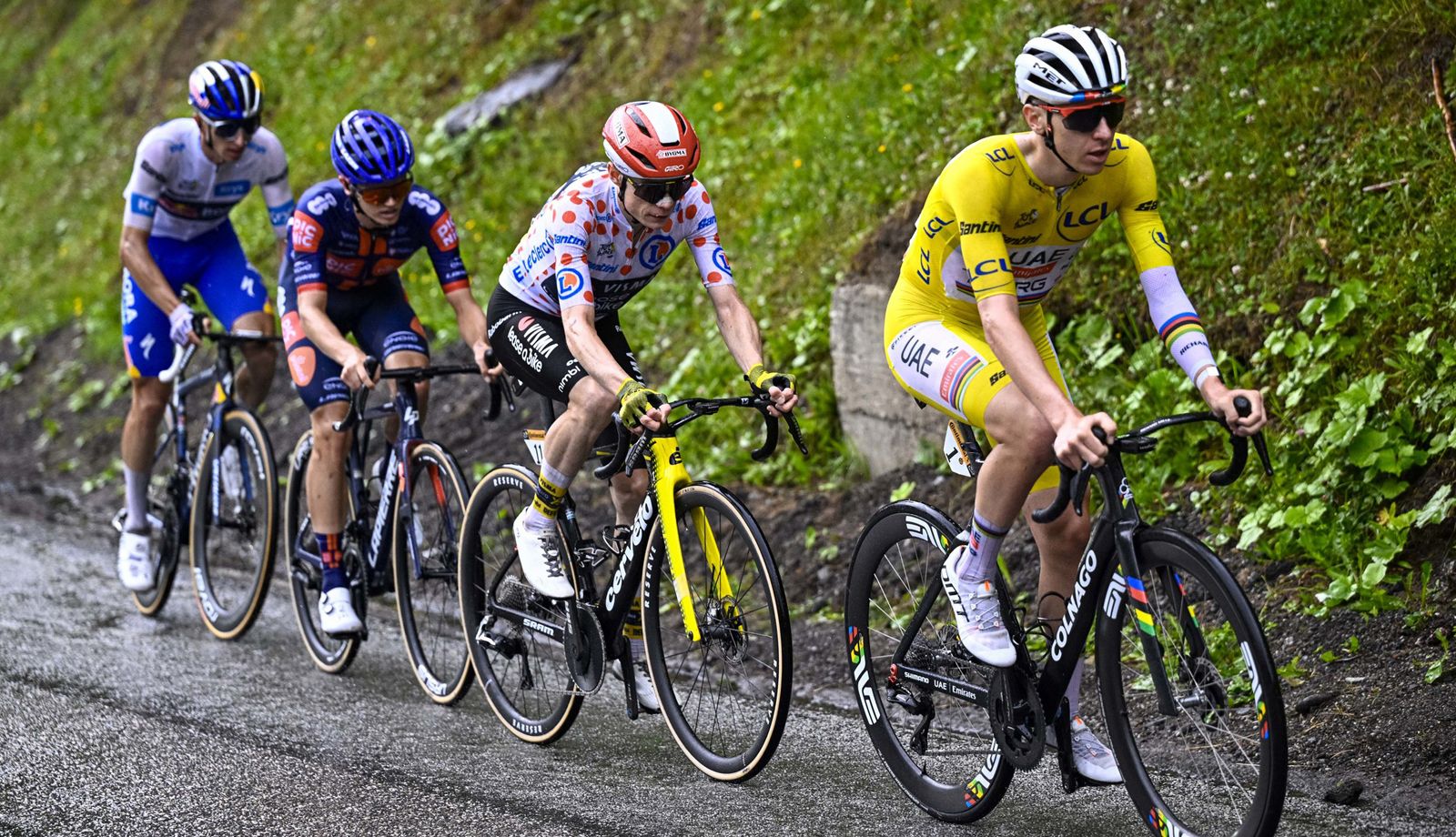 Pogacar, Vingegaard, Onley y Lipowitz, durante la 19ª etapa del Tour de Francia