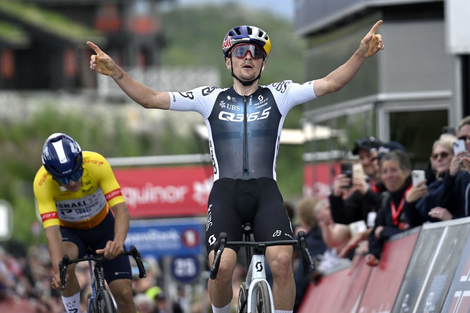 Tom Pidcock vence en Malselv y acecha el liderato de la Arctic Race de Noruega