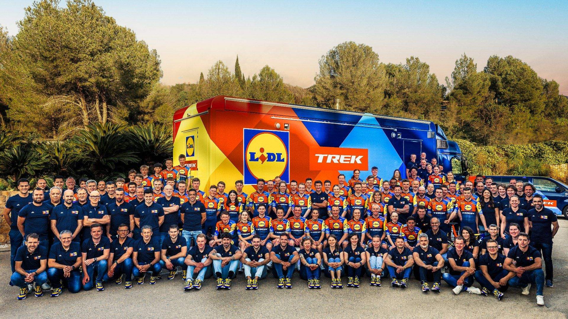 Lidl Trek y CRIVIT se alían para vestir al equipo fuera de las carreras y promover la vida activa (1)