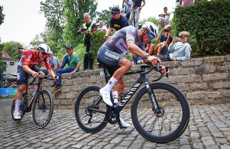 Van der Poel y De Lie Van der Poel y De Lie