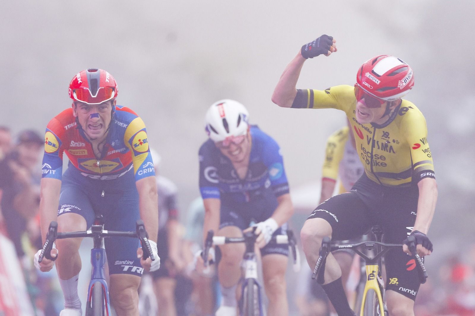 Jonas Vingegaard se viste de rojo en La Vuelta tras vencer en Limone Piemonte