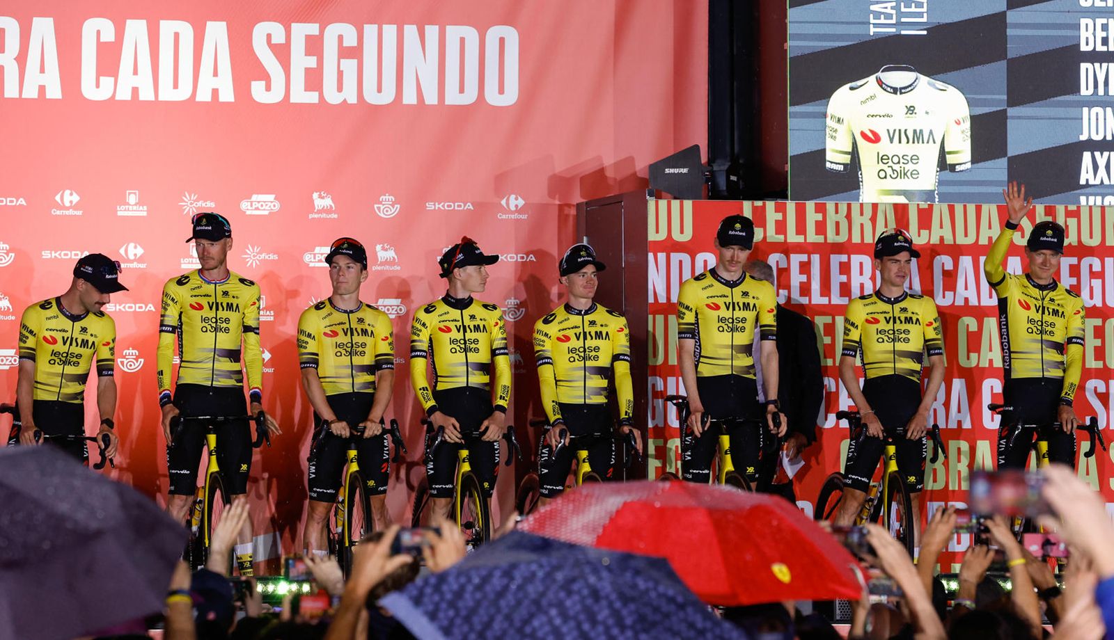 Los ciclistas del Visma durante la presentación, el pasado jueves, de los equipos de La Vuelta